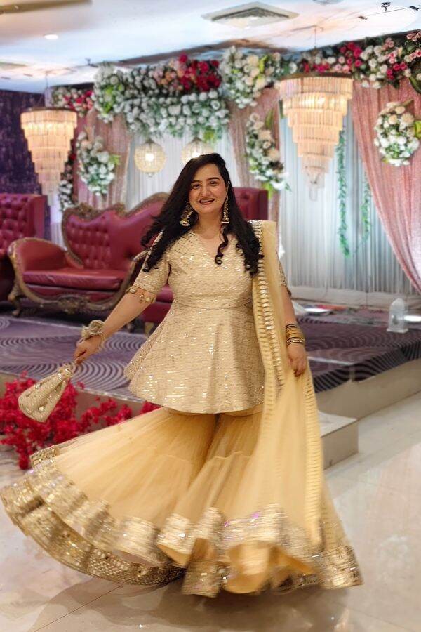 Sunehri Adaa Set