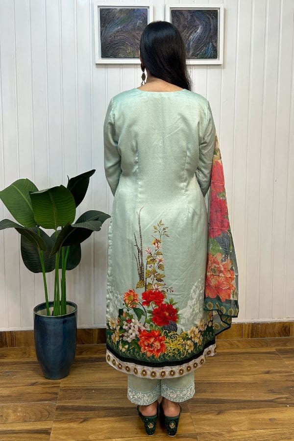 Noor-e-Gul Suit